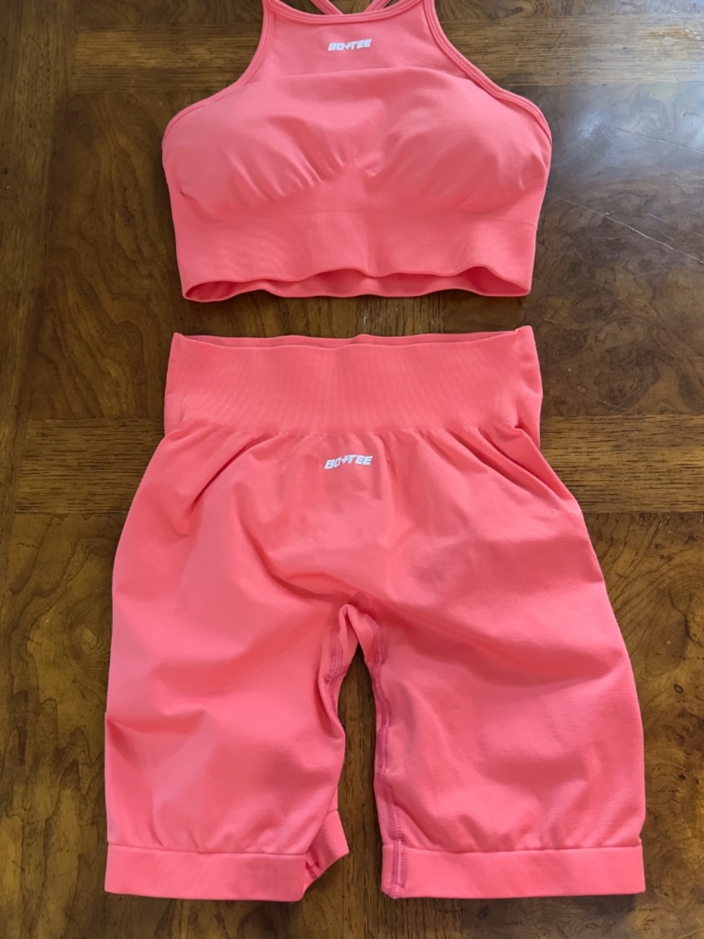 NWOT Bo + Tee Set Activewear Sports Bra Crop Top High Waist Biker Shorts workout